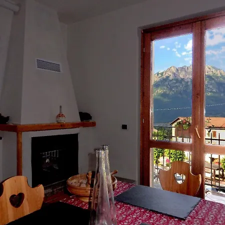 Elegante Tra Montagna E *